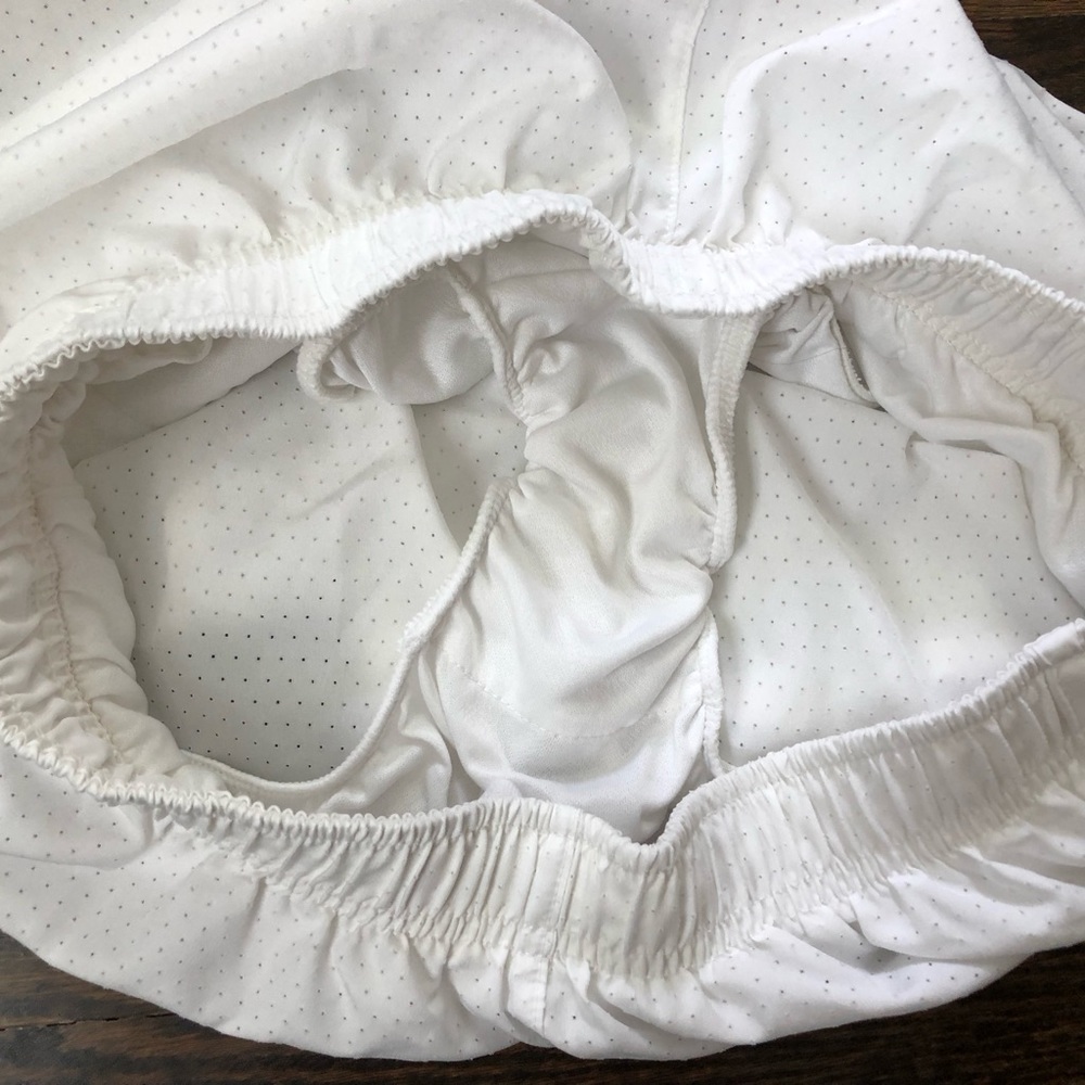 SOLD - Women’s White Nike Dri-Fit Running Shorts Size Small - Picture 6 of 6